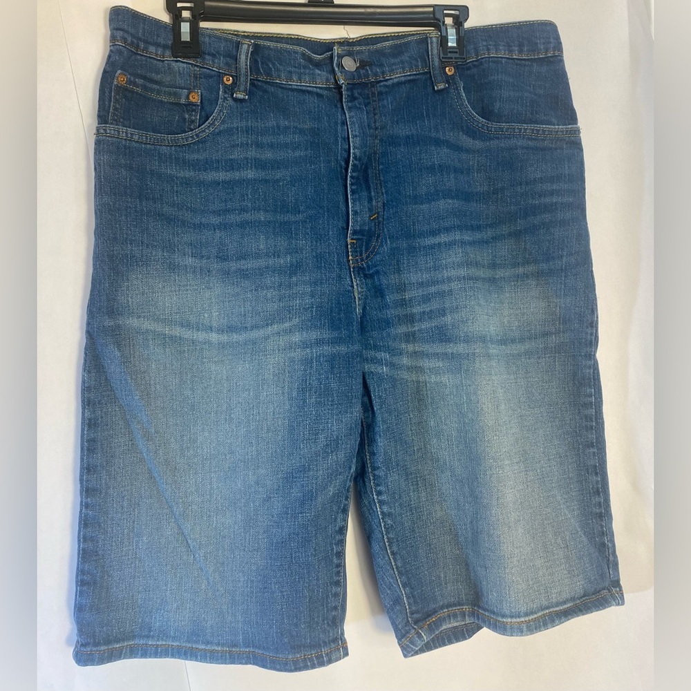 LEVI'S 569 LOOSE FIT STRAIGHT LEG JEAN SHORTS SIZE 36 -‎ 11” INSEAM